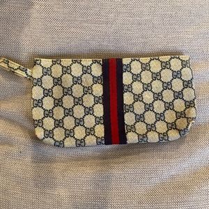 Authentic Gucci vintage signature clutch